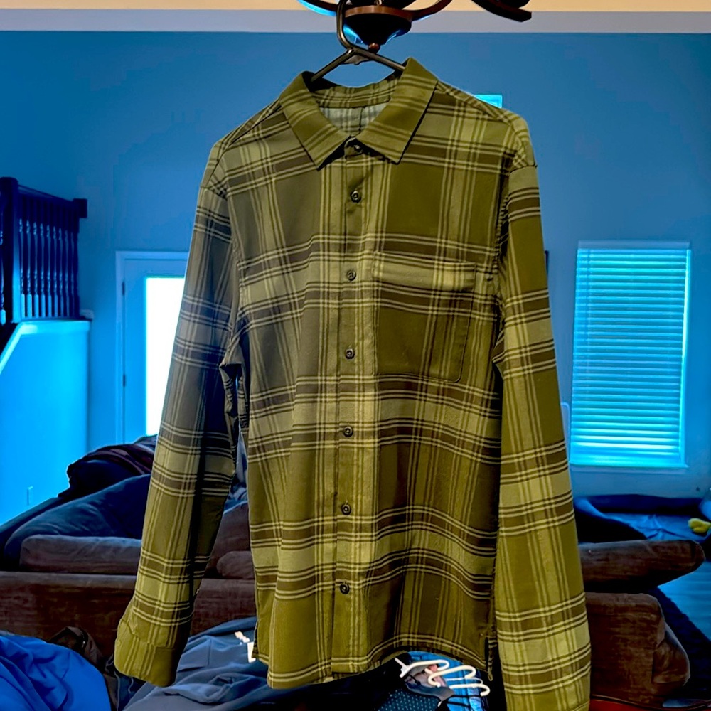 Lululemon button down medium